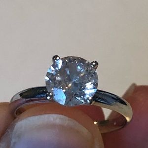 1.67 round solitaire